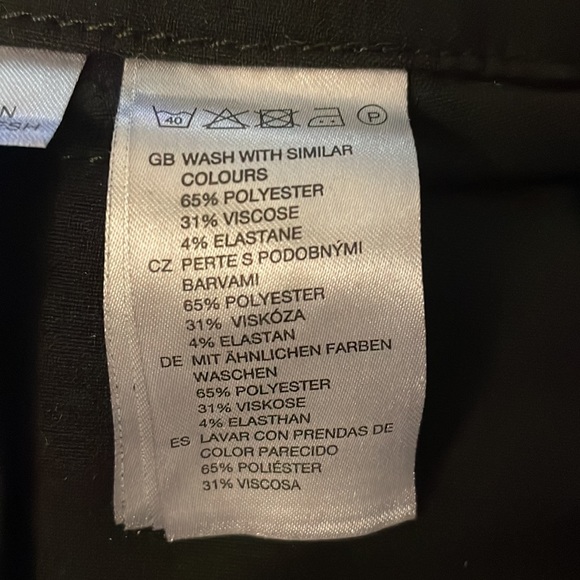 H & M Black pants Size 6 4 pockets 15 waist x 9 rise x 35 length - Picture 2 of 7